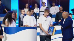 Ученики школы "Рамон" из Петах-Тиквы победили в национальном конкурсе по сионизму 7 Ученики школы "Рамон" из Петах-Тиквы победили в национальном конкурсе по сионизму
