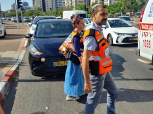 В Петах-Тикве автомобиль сбил двух детей 6 В Петах-Тикве автомобиль сбил двух детей